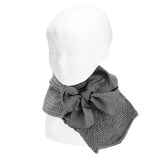 Cuello Cruzado Punto Bobo Con Gran Lazada Gris Claro