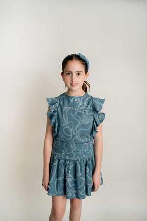 Conj. Blusa Olanes En Talle Azul Y Falda Alforzas Peto Delantero