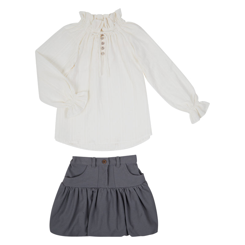 Conj. Blusa Rayas Off White Plumetti Y Lurex Jareta Moño Con Falda Tejido De Punto Gris Y Bolsillos
