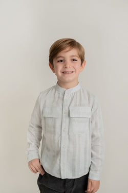 Camisa Abierta Con Bolsillos Y Cartera En Delantero