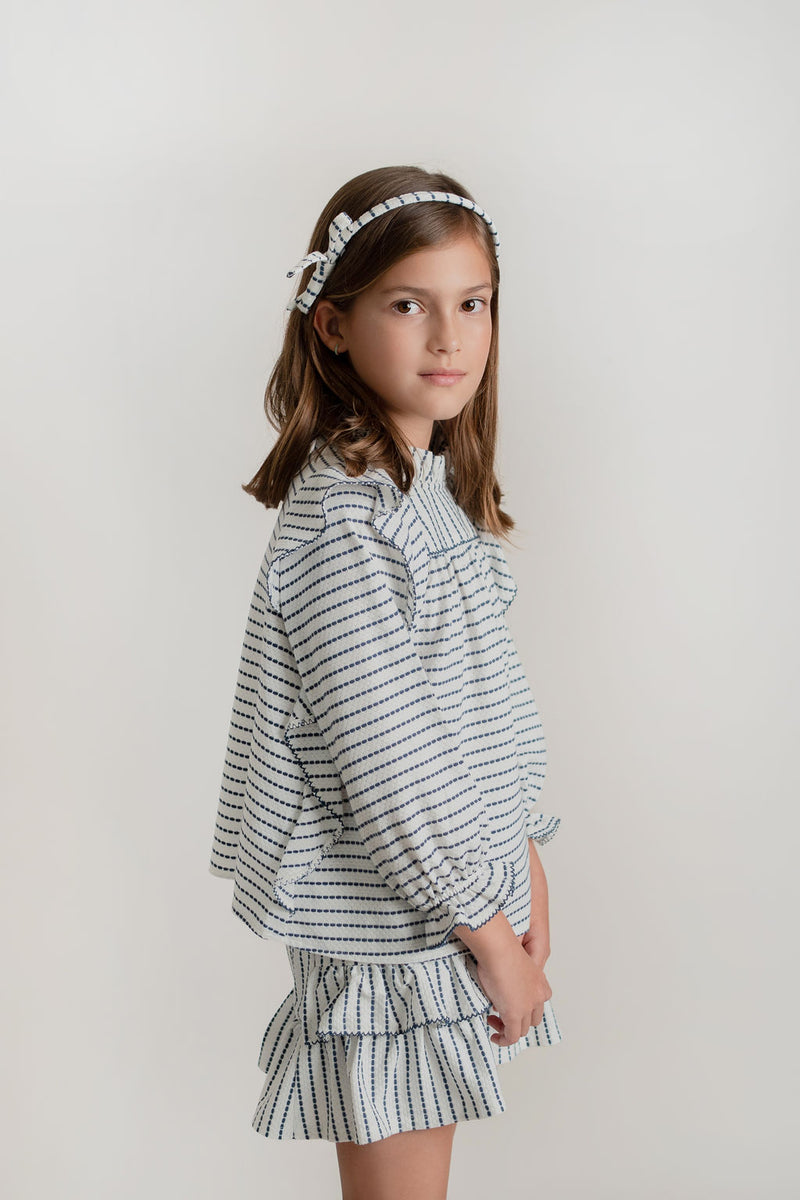 Conj. Blusa Olanes Y Picueta En Contraste Con Falda Medio Olan Rayas Tejido De Punto